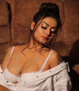 Actress Twinkle Kapoor  Sexy And Bold Photoshoot